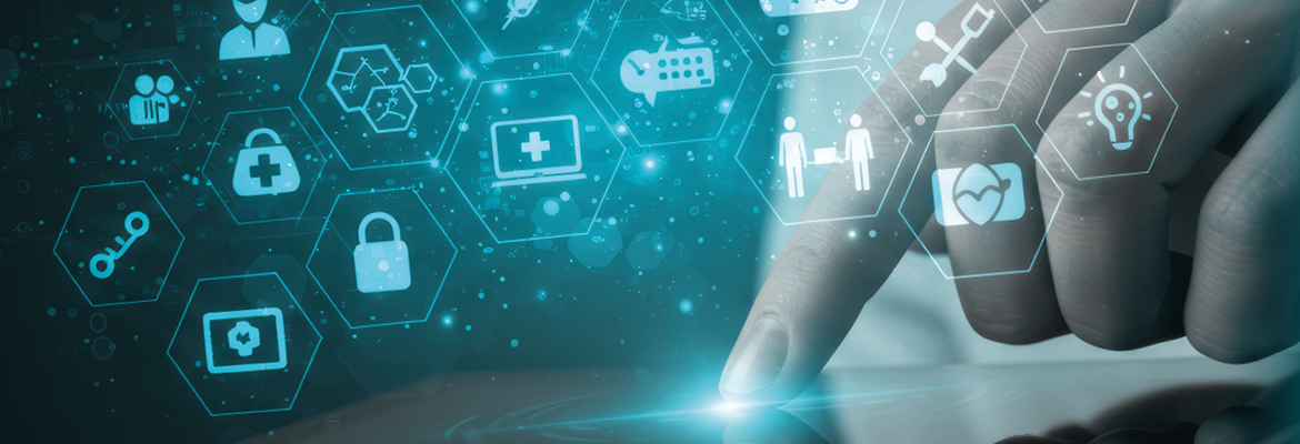 Innovative Software zur Datenanalyse im Gesundheitswesen, dargestellt durch eine Hand, die mit einer digitalen Oberfläche interagiert.